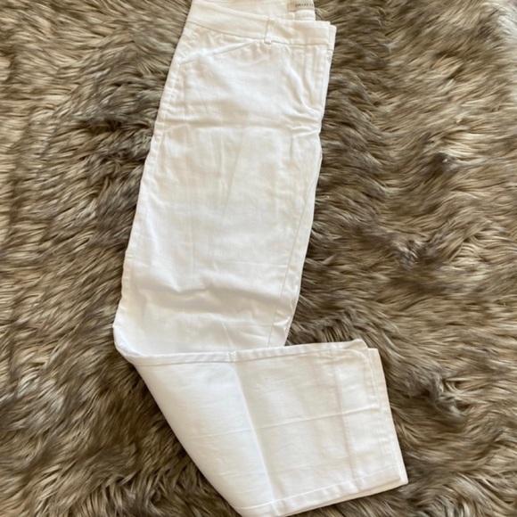 White capris pants - Picture 2 of 3